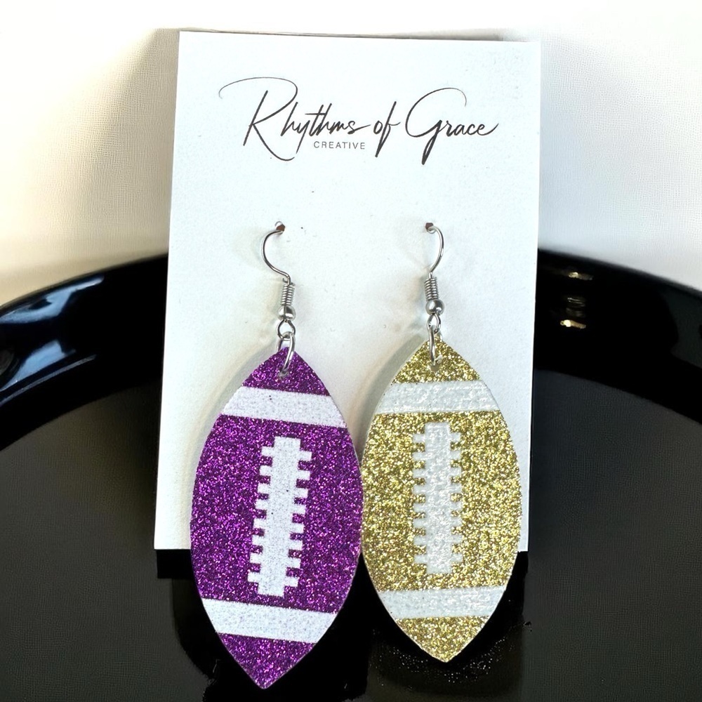 Score Big with Sparkle! Glitter Football Dangle Earrings 🏈💜💛 NWT LSU Tigers